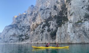 kajakken op zee cassis calanques en vau