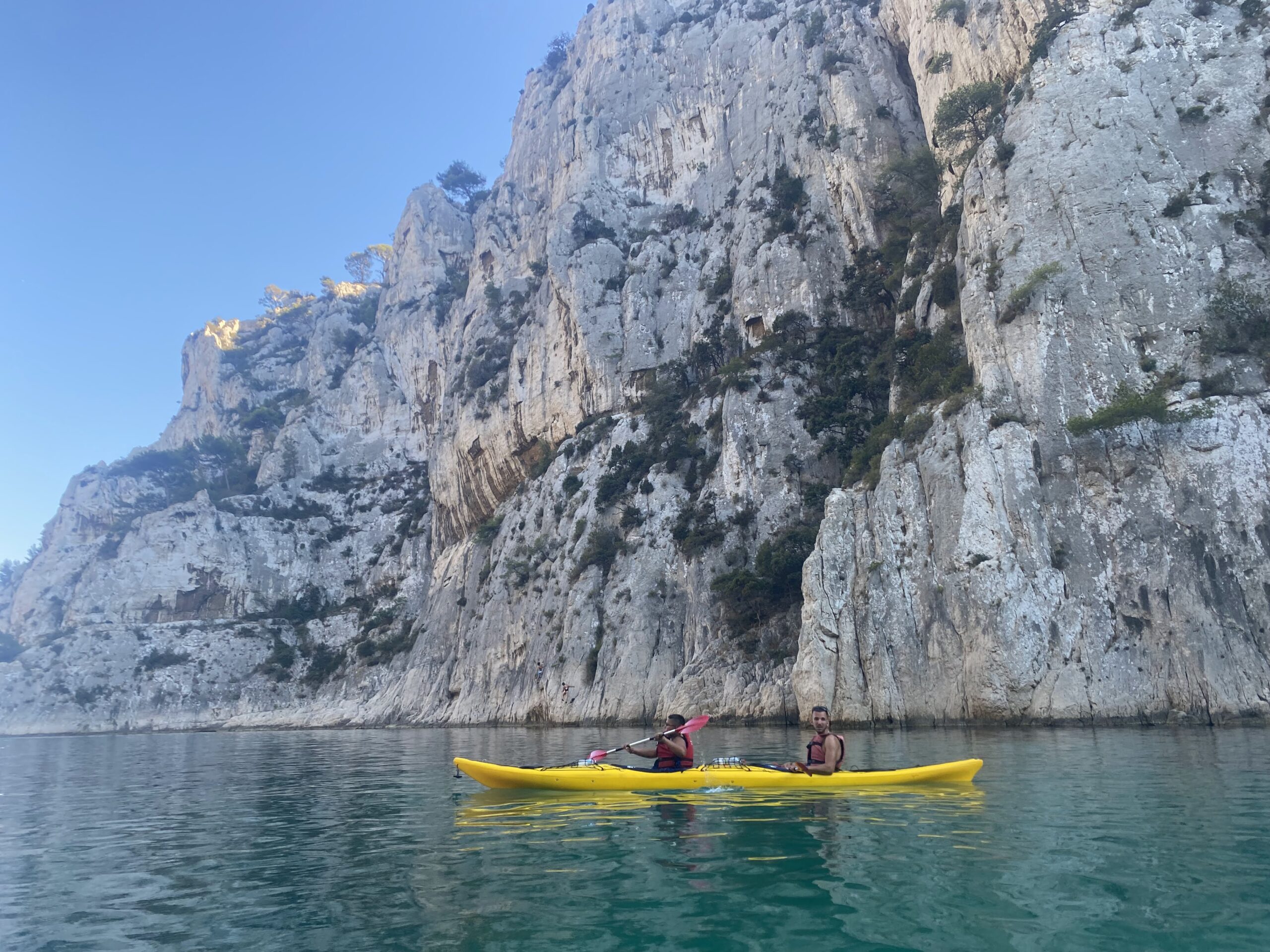 kajakken op zee cassis calanques en vau