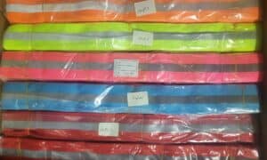 rubalise de couleur pour parcours et course trail et marathon run balisage signalétique événement Plot indicateur lumineux Balise plastique route Signalisation temporaire marathon Marqueur parcours sportif Balise guide compétition Plot événement nocturne Balise sécurisée pis