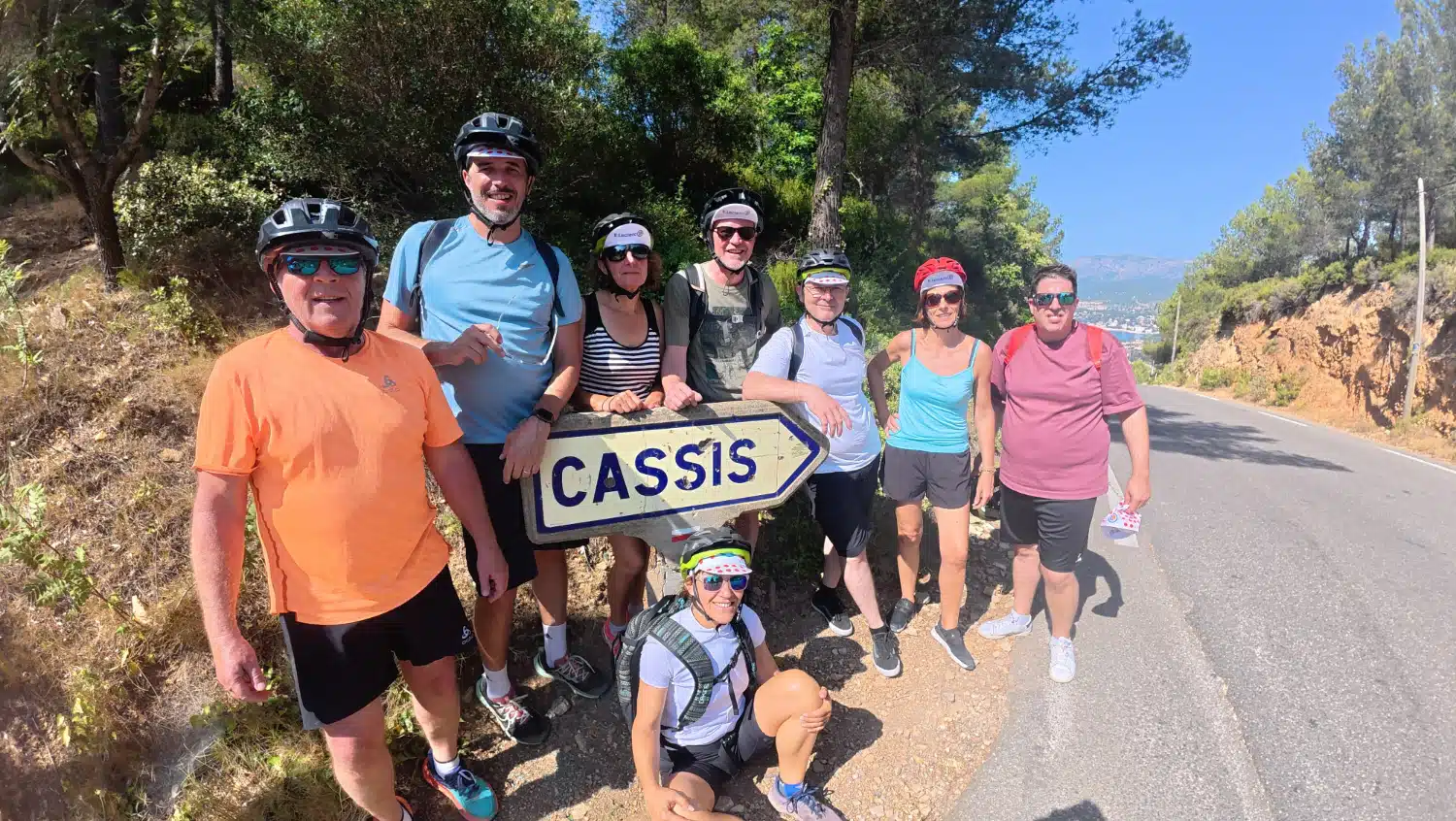 Mountain bike Cassis, mountain bike Calanques, mountain bike elettrica Cassis, mountain bike Cassis, tour guidato in mountain bike, mountain bike Calanques Provence, attività sportiva Cassis, mezza giornata in mountain bike, giornata in mountain bike, mountain bike in Provenza, mountain bike costa mediterranea.