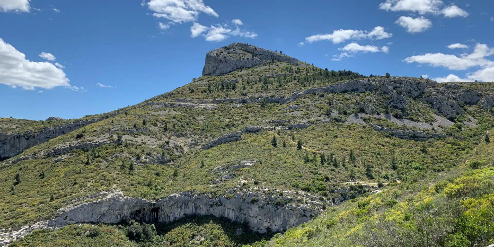 randonnée journée complète Garlaban randonnée culturelle et naturelle Garlaban randonnée en groupe Garlaban découverte des paysages de Marcel Pagnol