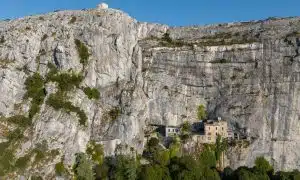 nature and botany hiking off the beaten track original guided hiking nature immersion Provence flora and geology discovery guided family hiking